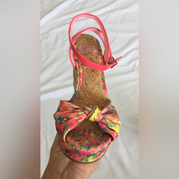 Sexy cute Gianni Bini pink/multicolored 5in peep toe platform wedges, size 7 - Picture 10 of 16
